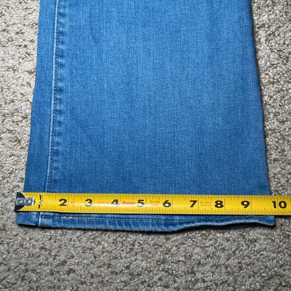 Light Wash Distressed Flare Levi's - Stretch Fabric - Picture 8 of 11
